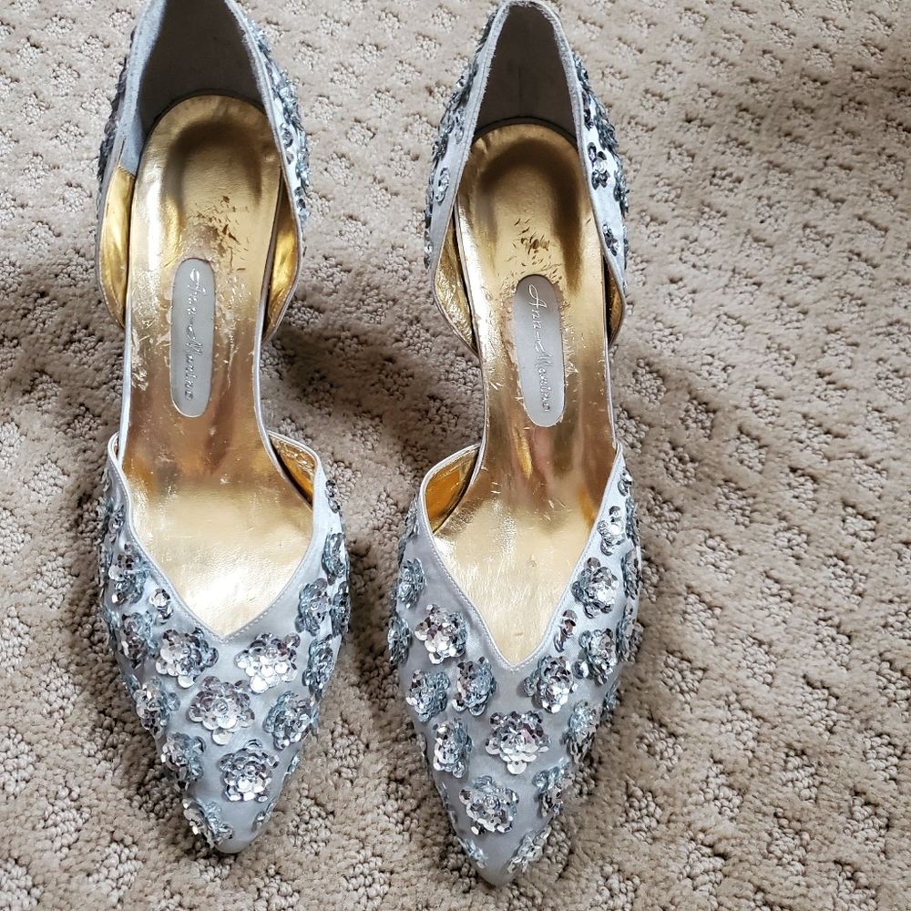 Never worn pumps